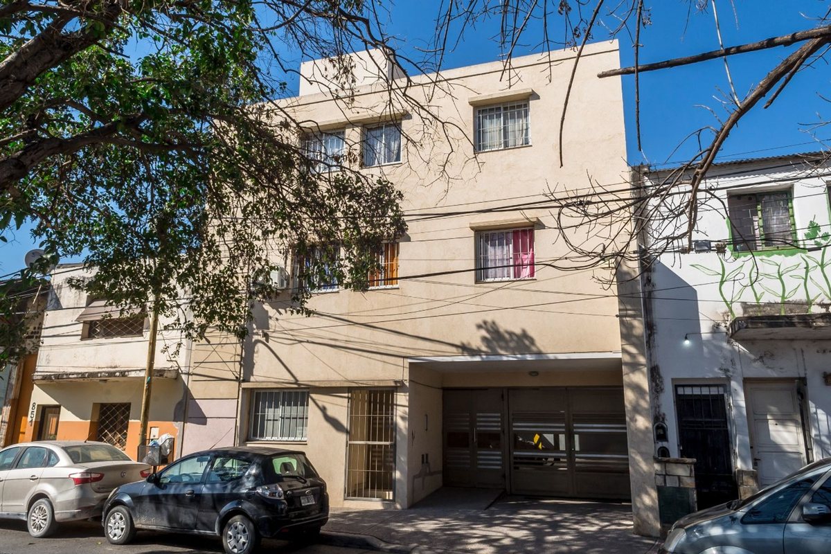 EDIFICIO EN VENTA MACROCENTRO 8 DPTOS Y 1 LOCAL - foto 2