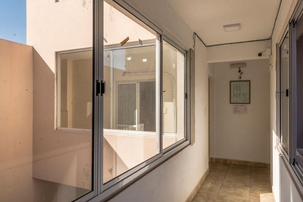 EDIFICIO EN VENTA MACROCENTRO 8 DPTOS Y 1 LOCAL - foto 8