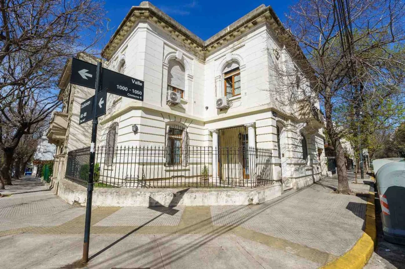Casa tríplex en venta en Caballito