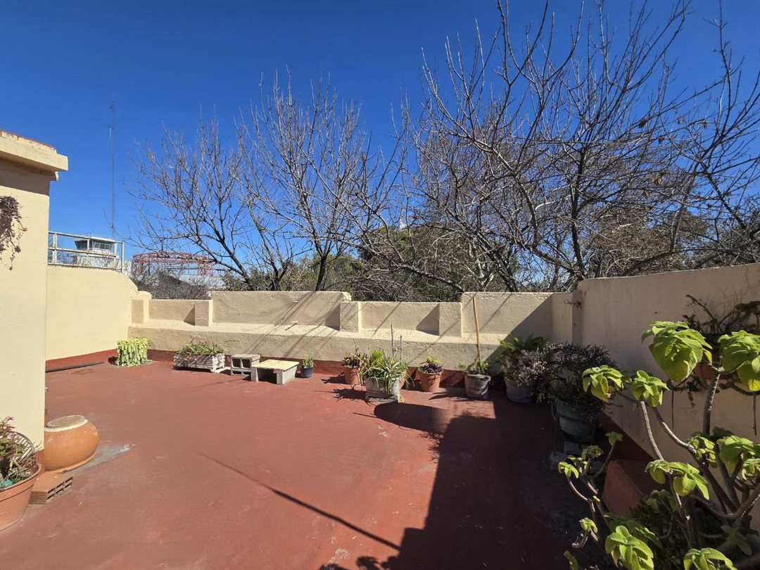 VENTA PH TRES AMBIENTES CON GRAN TERRAZA LA BOCA