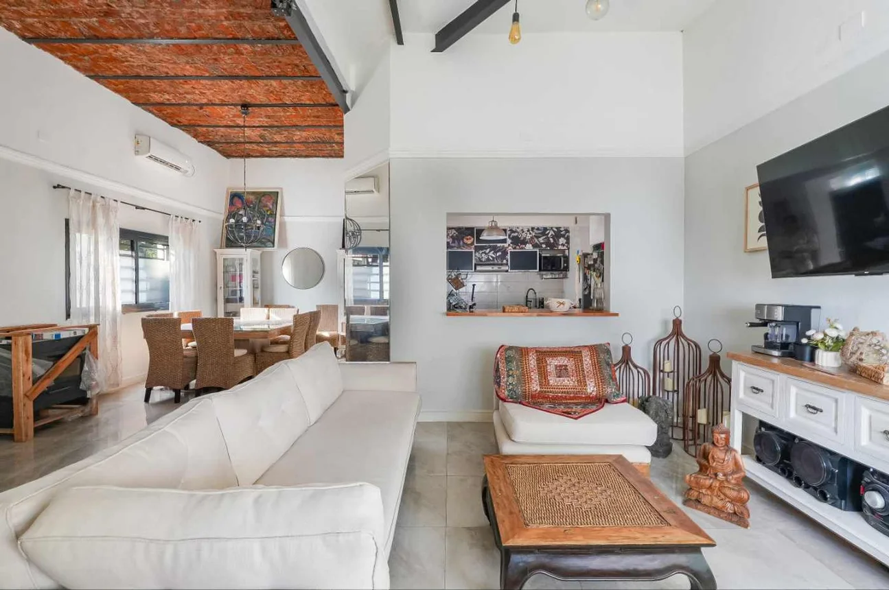 Casa de 5 ambientes en venta en Saavedra, Lugones 4900