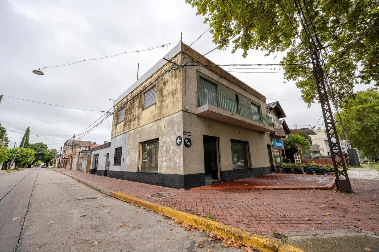 Esquina en venta en la florida bv. rondeau al 4200, foto 2