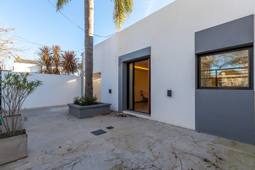 CASA VENTA CITY BELL 2 DORMITORIOS PILETA PARQUE