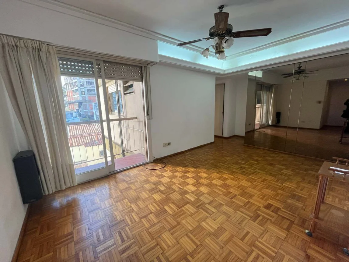 Departamento de 2 ambientes en venta en Villa del Parque, Calle Llavallol 3400