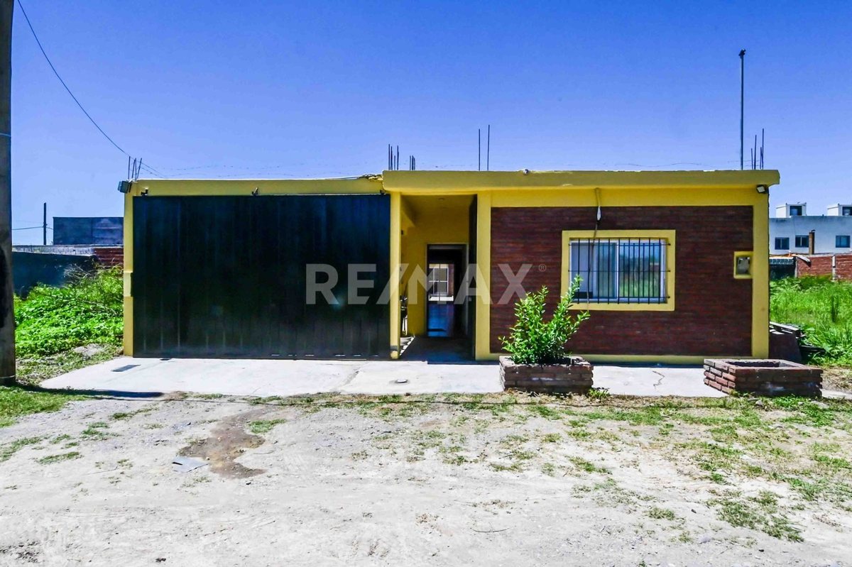 CASA ZONA AEROPUERTO VENTA O PERMUTA CON PILETA — foto 2
