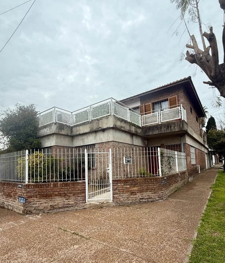 Casa en venta en Quilmes, foto 3