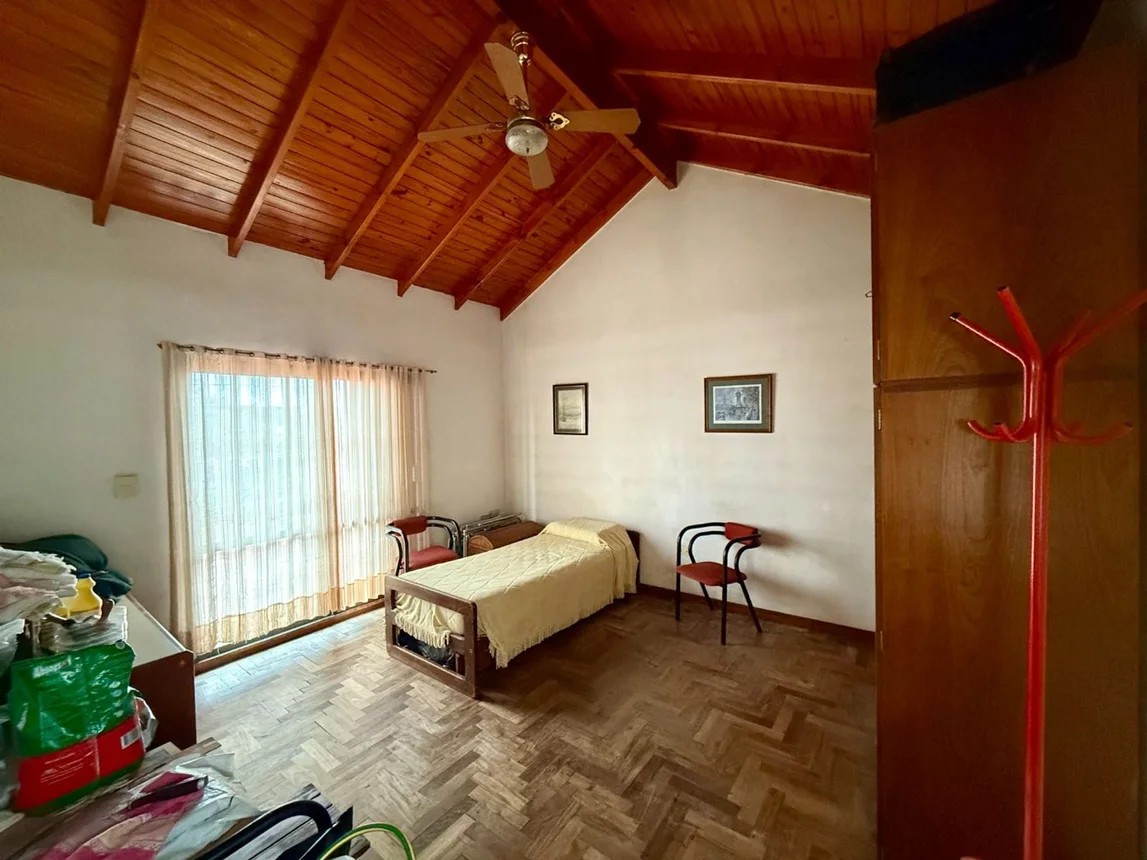 Casa en venta en Quilmes, foto 2