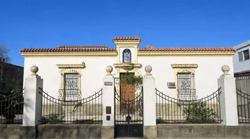 CASA A LA VENTA BARRIO MATHEU