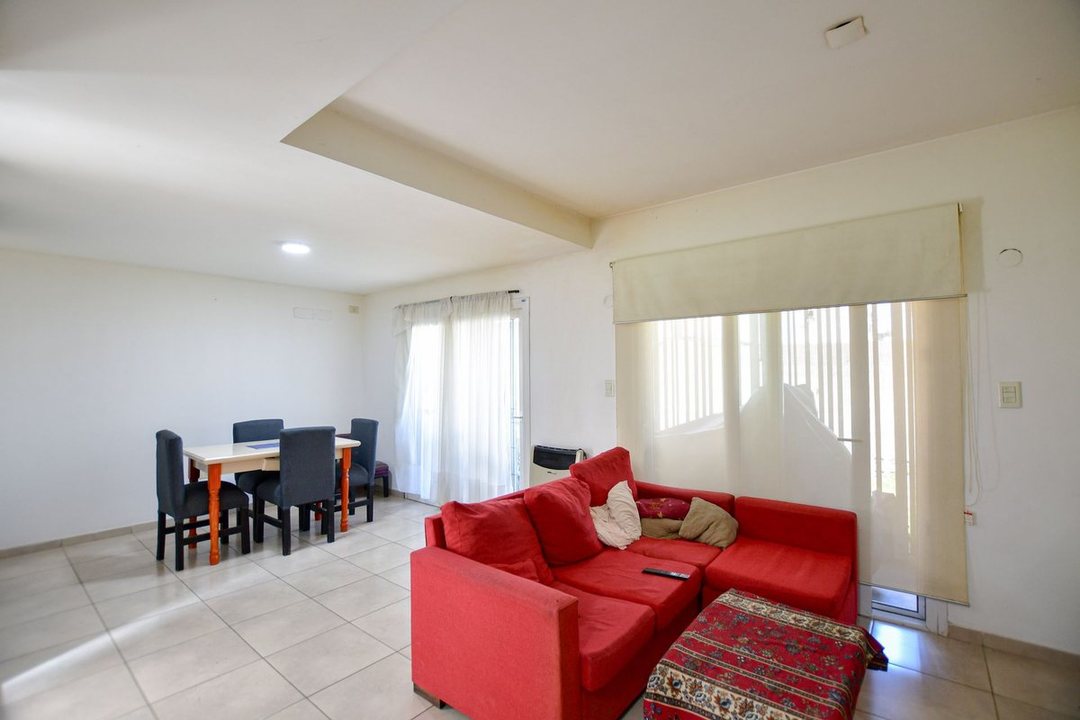 DUPLEX EN VENTA CITY BELL 2 DORMITORIOS