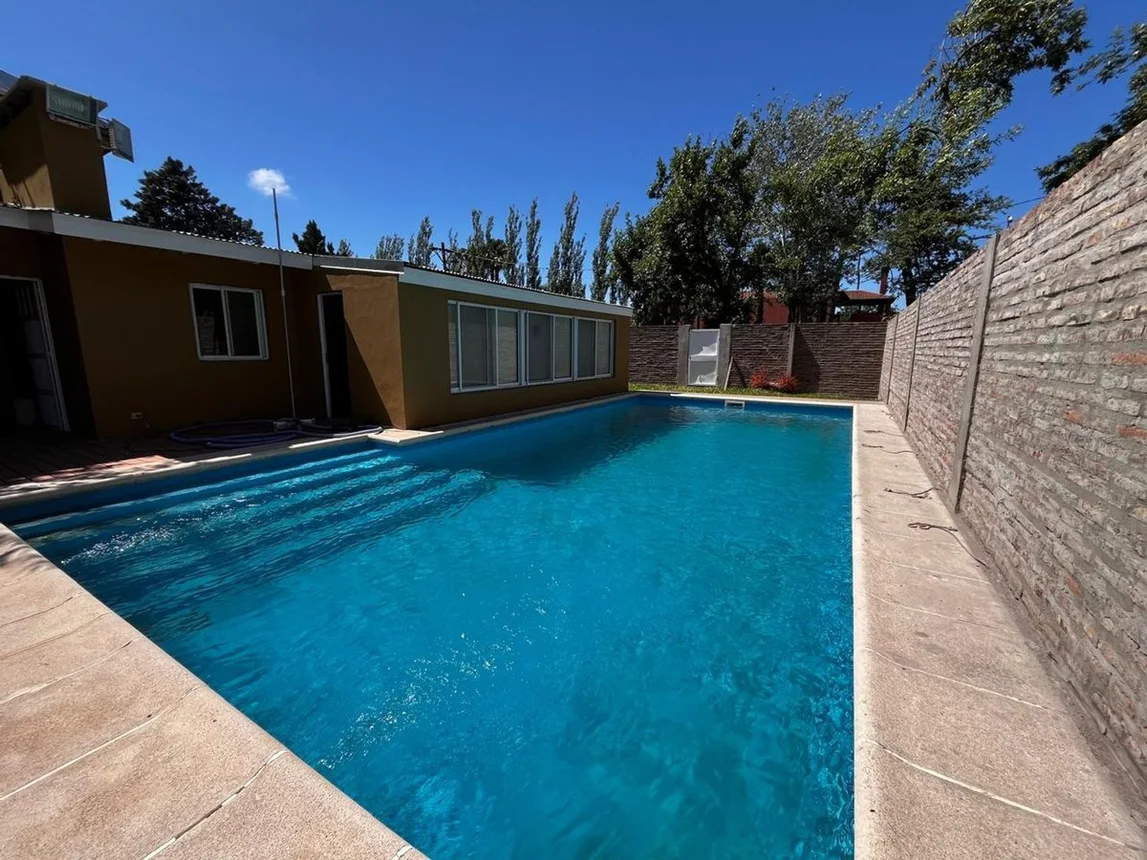 Casa en venta en Funes