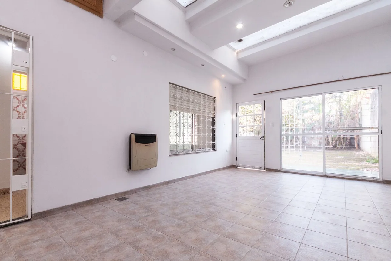 Casa en venta lanus 5 ambientes parque, foto 4