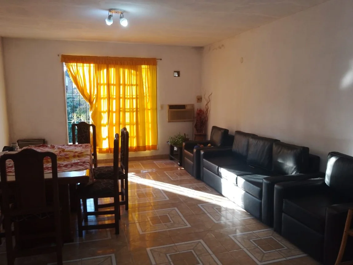 Casa en venta en Banfield, foto 2