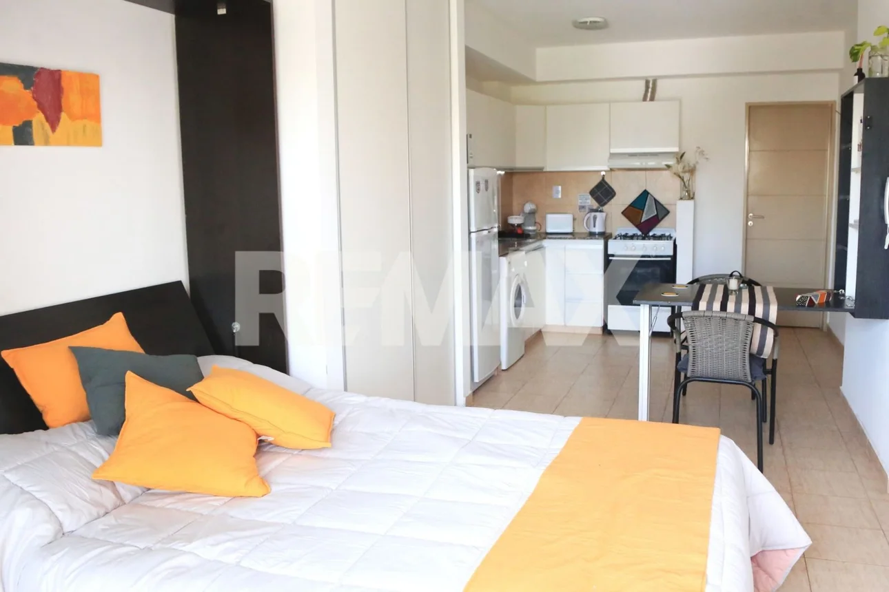 Monoambiente en alquiler en Neuquén, Córdoba 400, foto 2