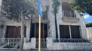 VENTA CASA DE 5 DORMITORIOS EN CAPILLA DEL MONTE