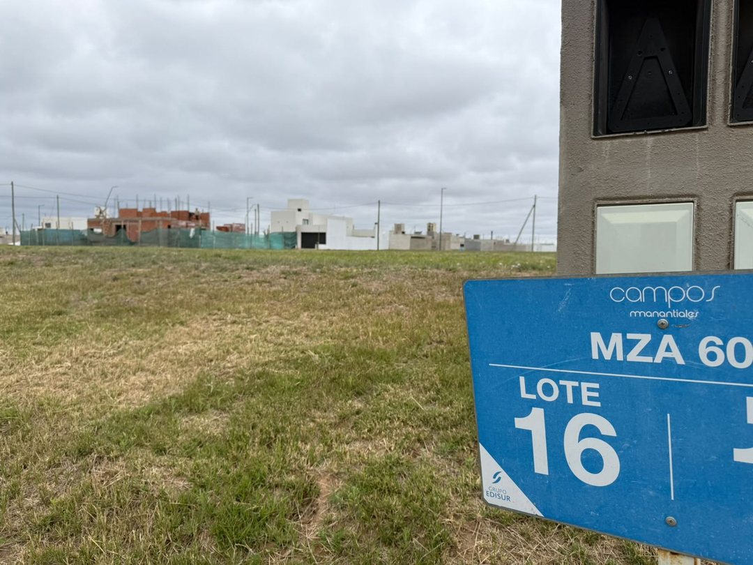 VENTA LOTE CAMPOS DE MANANTIALES 403M2 CON VISTAS