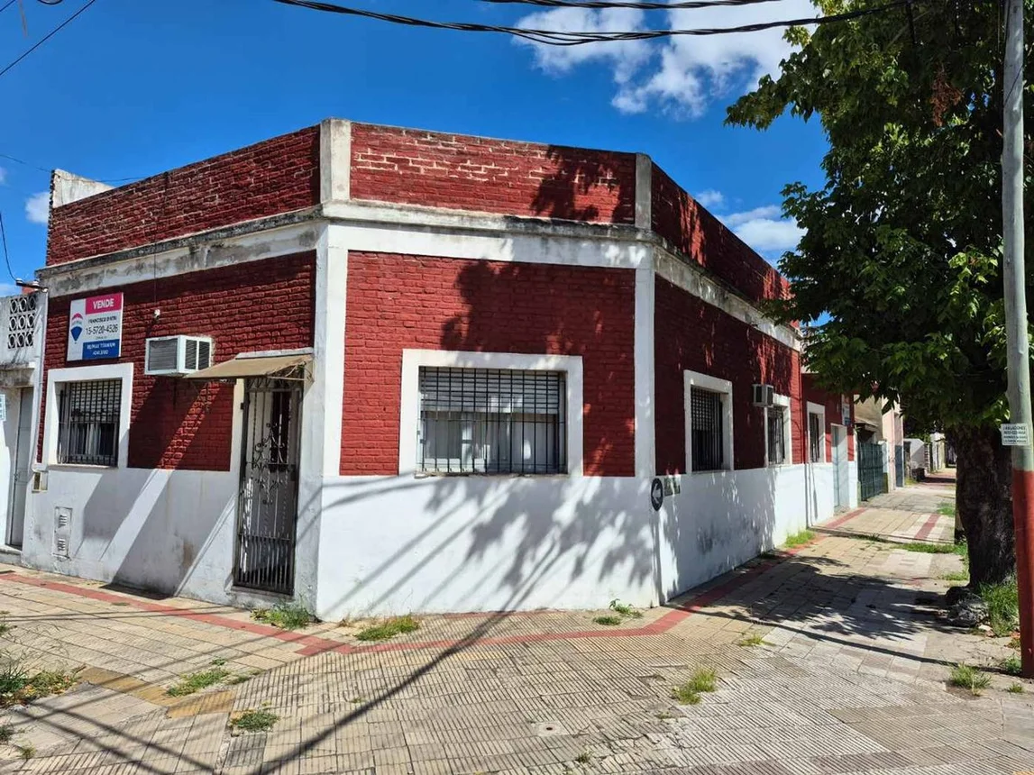 Casa de 4 ambientes en venta en Lanús Oeste, Cayena 100, foto 2