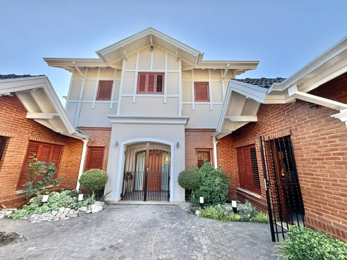 Casa en venta en Monte Grande, Parish Robertson 300