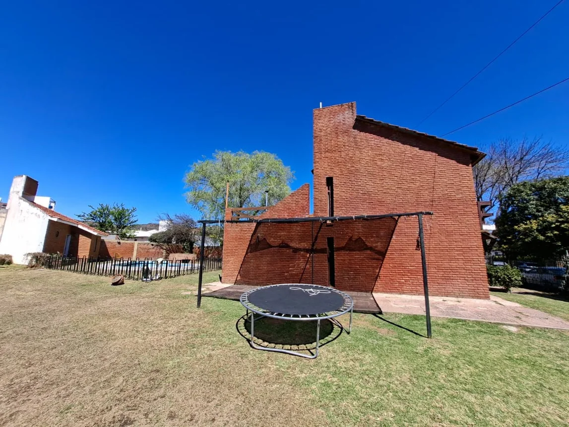 Casa de 6 ambientes en venta en Villa Carlos Paz, Huergo 2300, foto 4