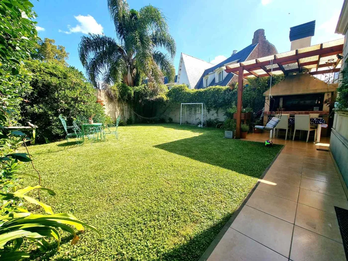 Casa de 5 ambientes en venta en San Antonio de Padua, Gaona 300