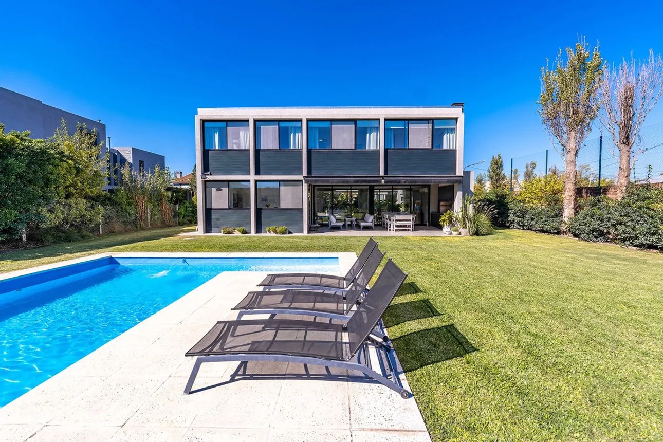 Casa en venta en Bella Vista, Mayor Irusta 3700