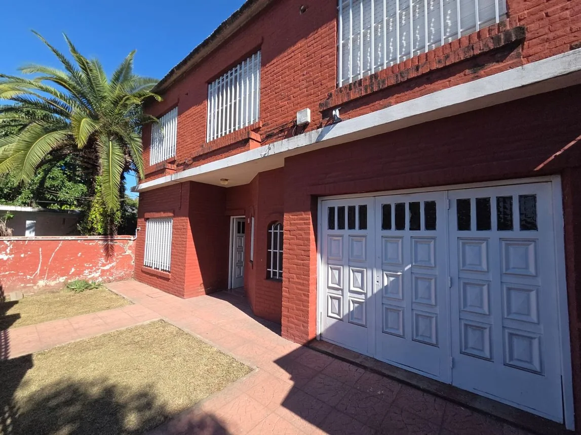 Casa de 4 ambientes en venta en San Miguel, Dorrego 2300