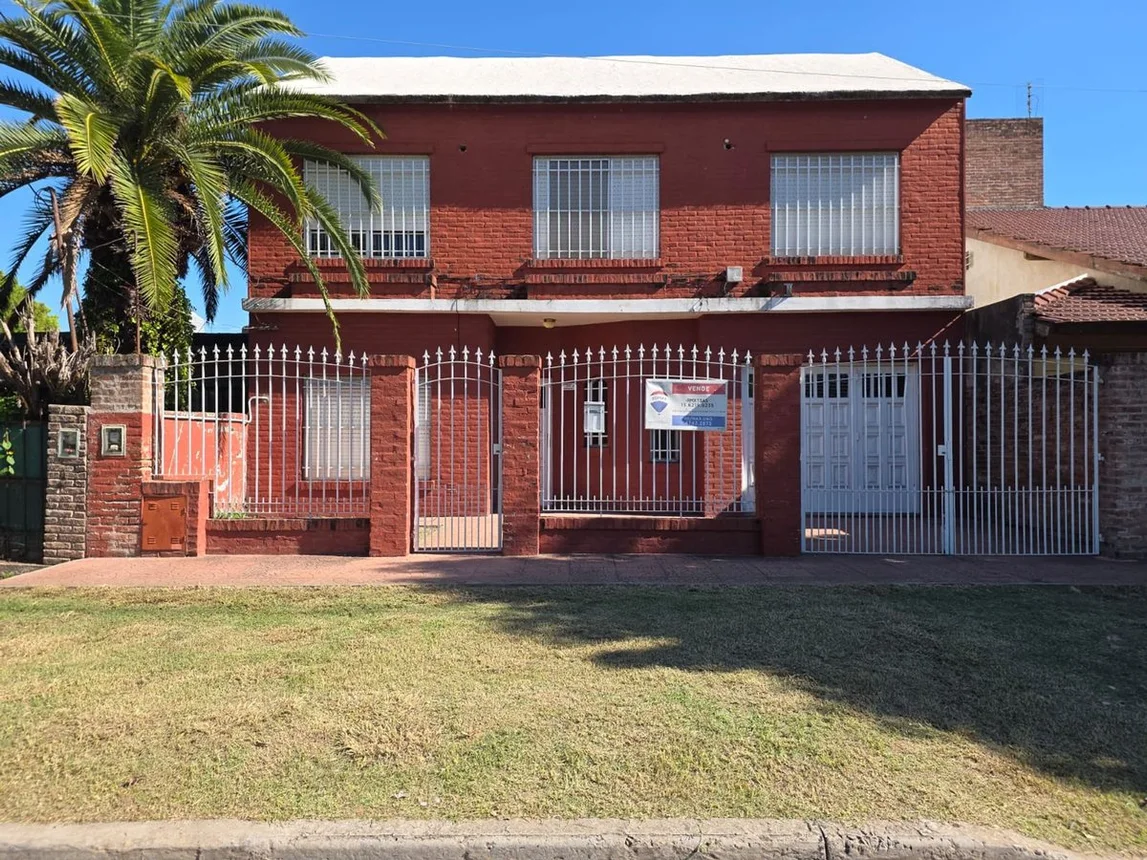 Casa de 4 ambientes en venta en San Miguel, Dorrego 2300, foto 2