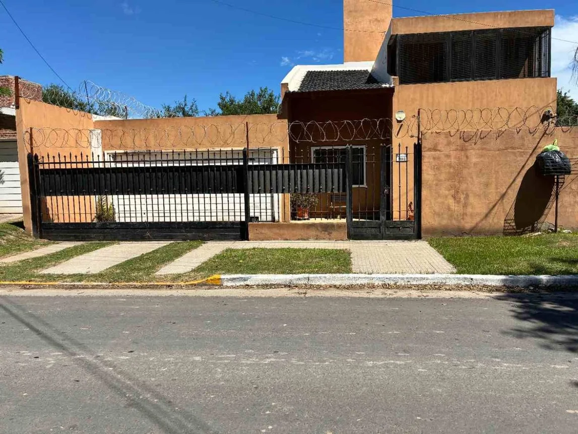 Venta casa 3 dormitorios lote villa rivera indarte, foto 3