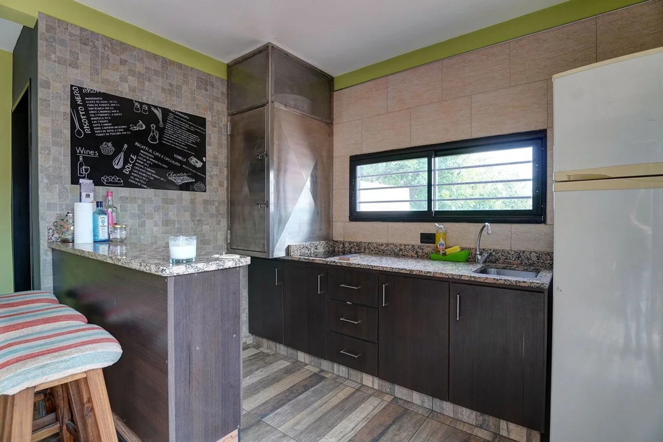 Casa de 4 ambientes en venta en Lomas del Mirador, Coronel Dorrego 100