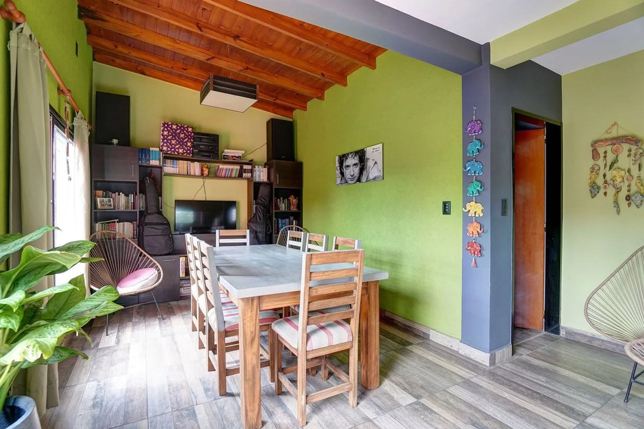 Casa de 4 ambientes en venta en Lomas del Mirador, Coronel Dorrego 100, foto 3