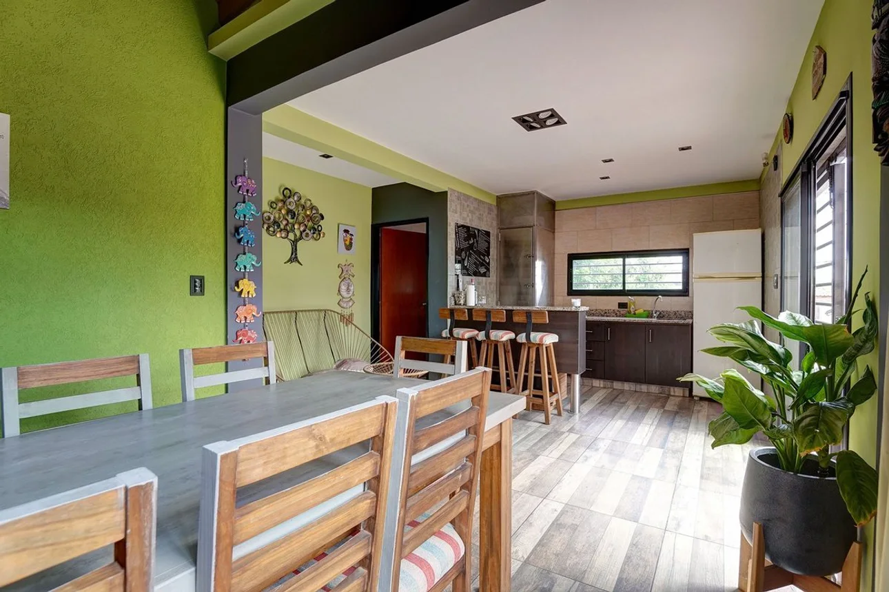 Casa de 4 ambientes en venta en Lomas del Mirador, Coronel Dorrego 100, foto 2