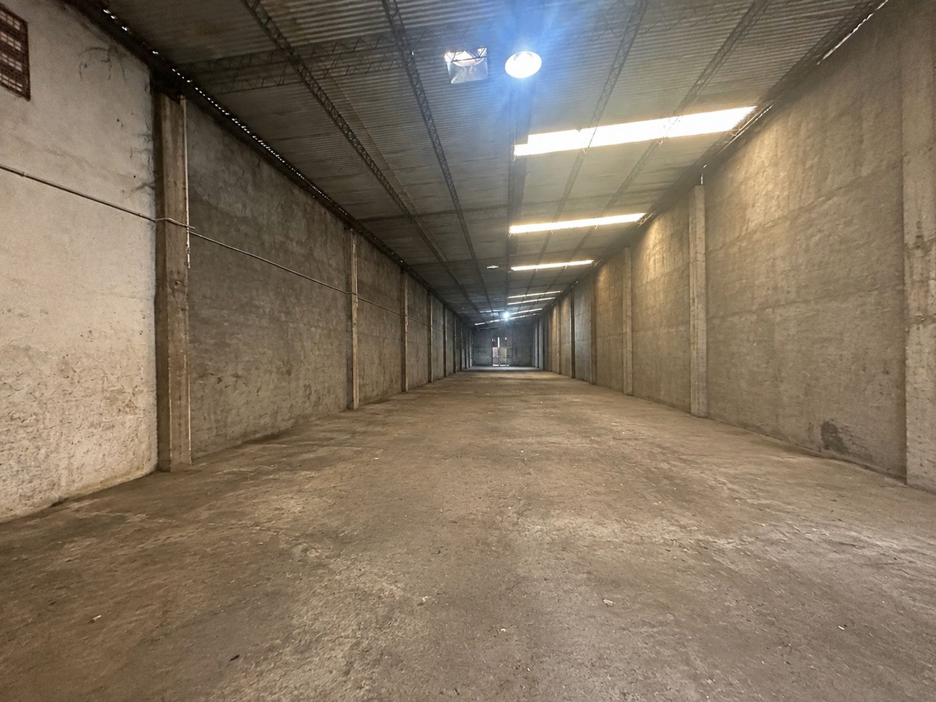 GALPON EN ALQUILER PARQUE INDUSTRIAL 700 M2 - foto 6