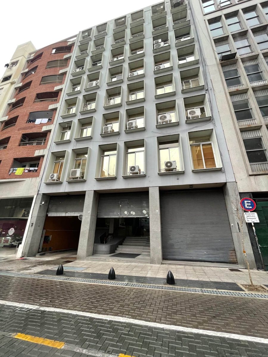 Foto 3 — LOCAL EN VENTA TACUARI 100, MONSERRAT