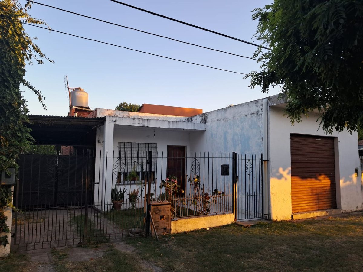 CASA 3 AMBIENTES EN VENTA EN MONTE GRANDE