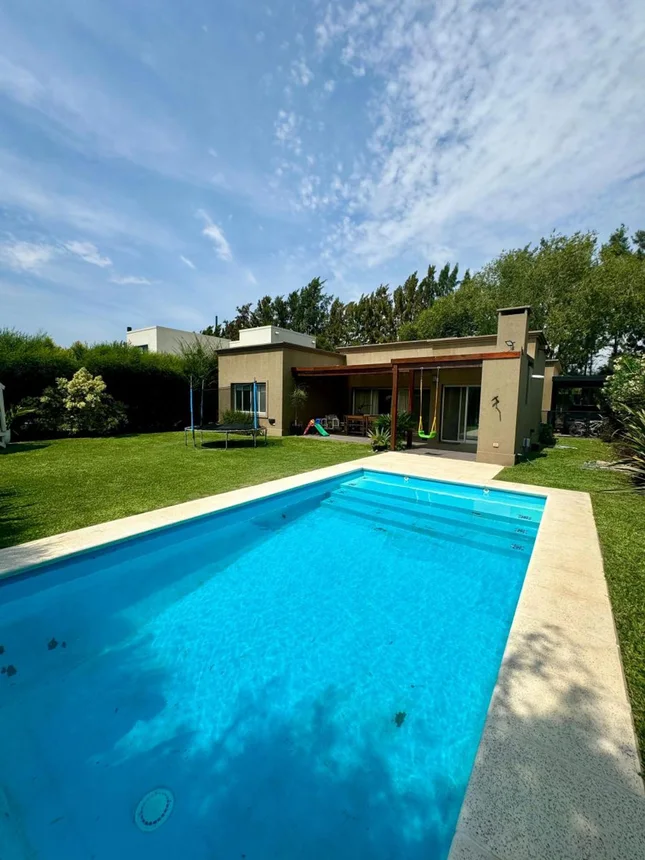 Casa en alquiler en Tigre, Calle Principal Barrio la Comarca 100
