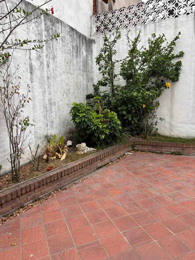 Casa de 6 ambientes en venta en Flores, José Martí 1000
