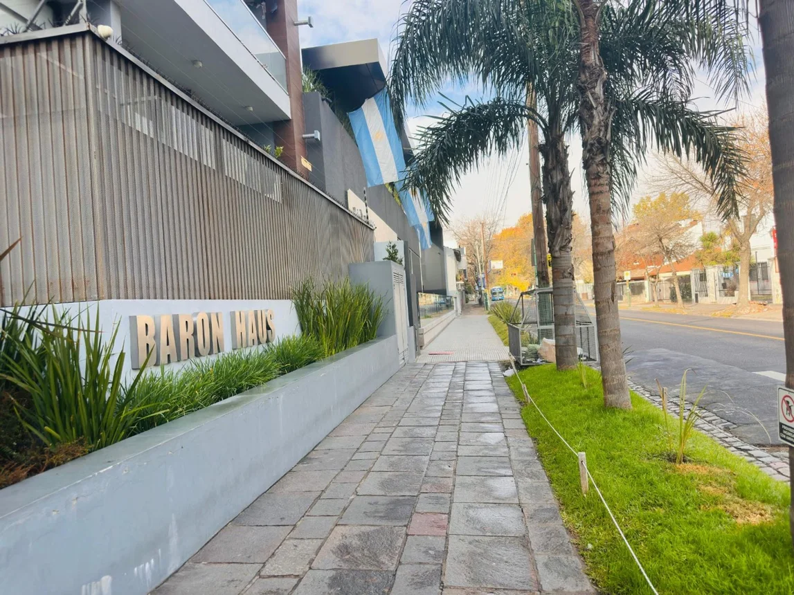 Departamento de 2 ambientes en venta en Temperley, Avenida Meeks 600