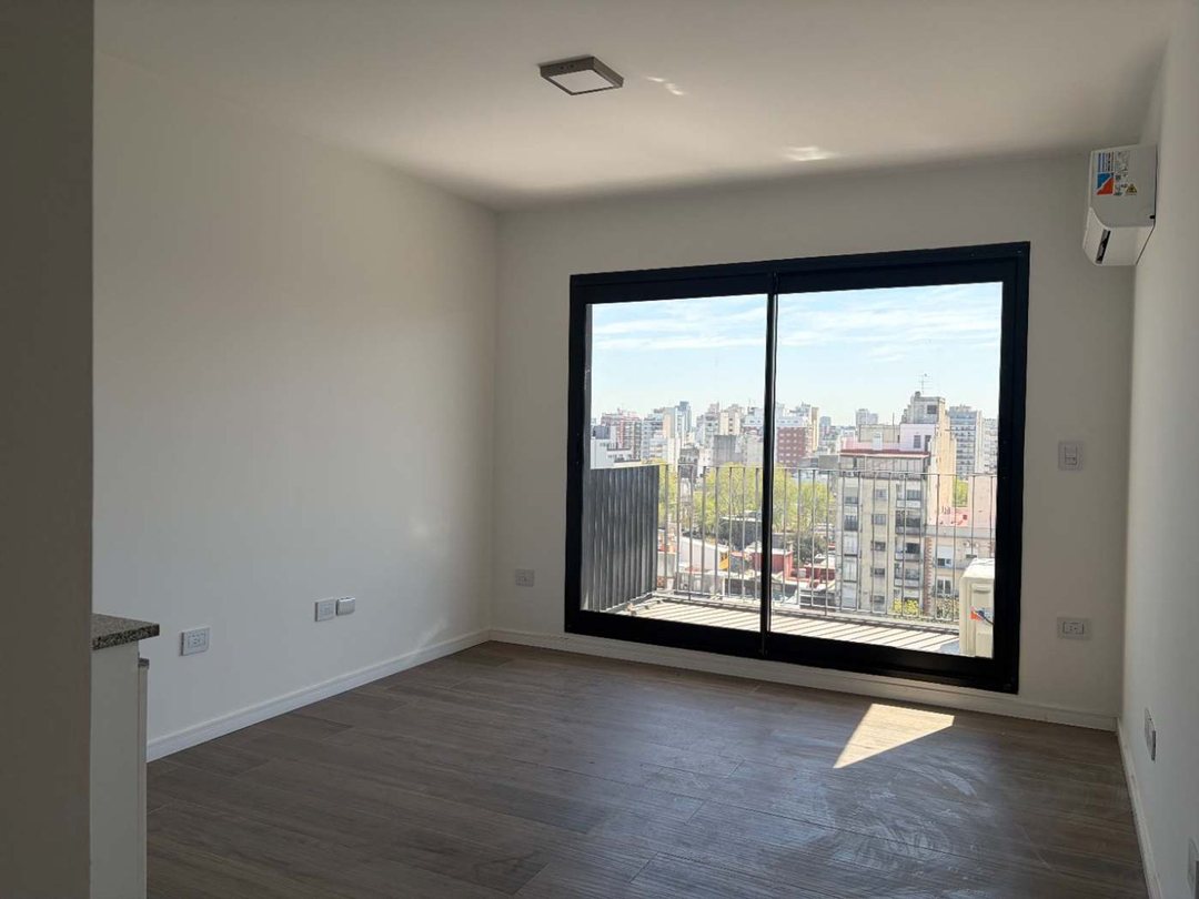 ALQUILER MONOAMB. - FULL AMENITIES - BALCÓN.-