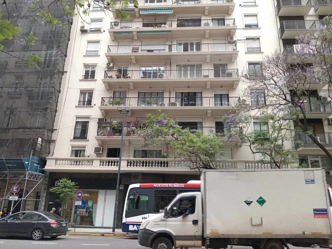 Departamento de 3 ambientes en venta en Retiro, Santa Fe 900