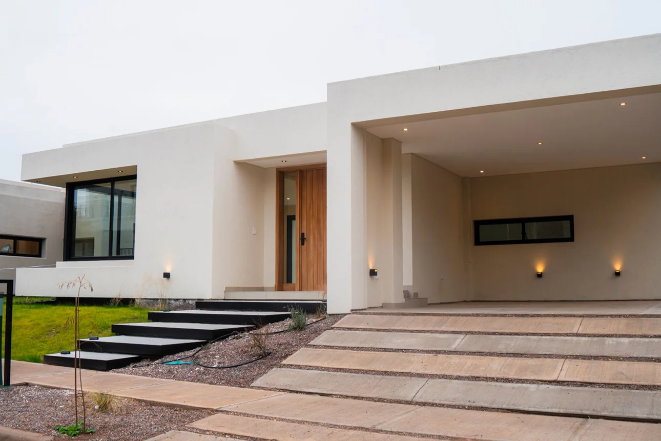 Casa en venta de categoría barrio aguaribay, foto 2