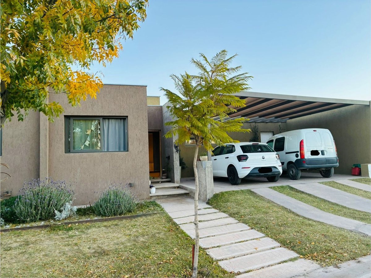 Casa en Ozamis Sur 7400