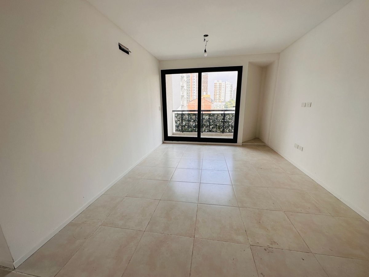 Foto 7 — VENTA DEPTO 2 AMB FINANC  TERRAZA BERNAL CENTRO