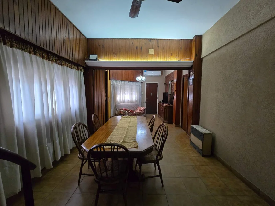 Casa de 4 ambientes en venta en Lanús Este, Villa de Luján 3000