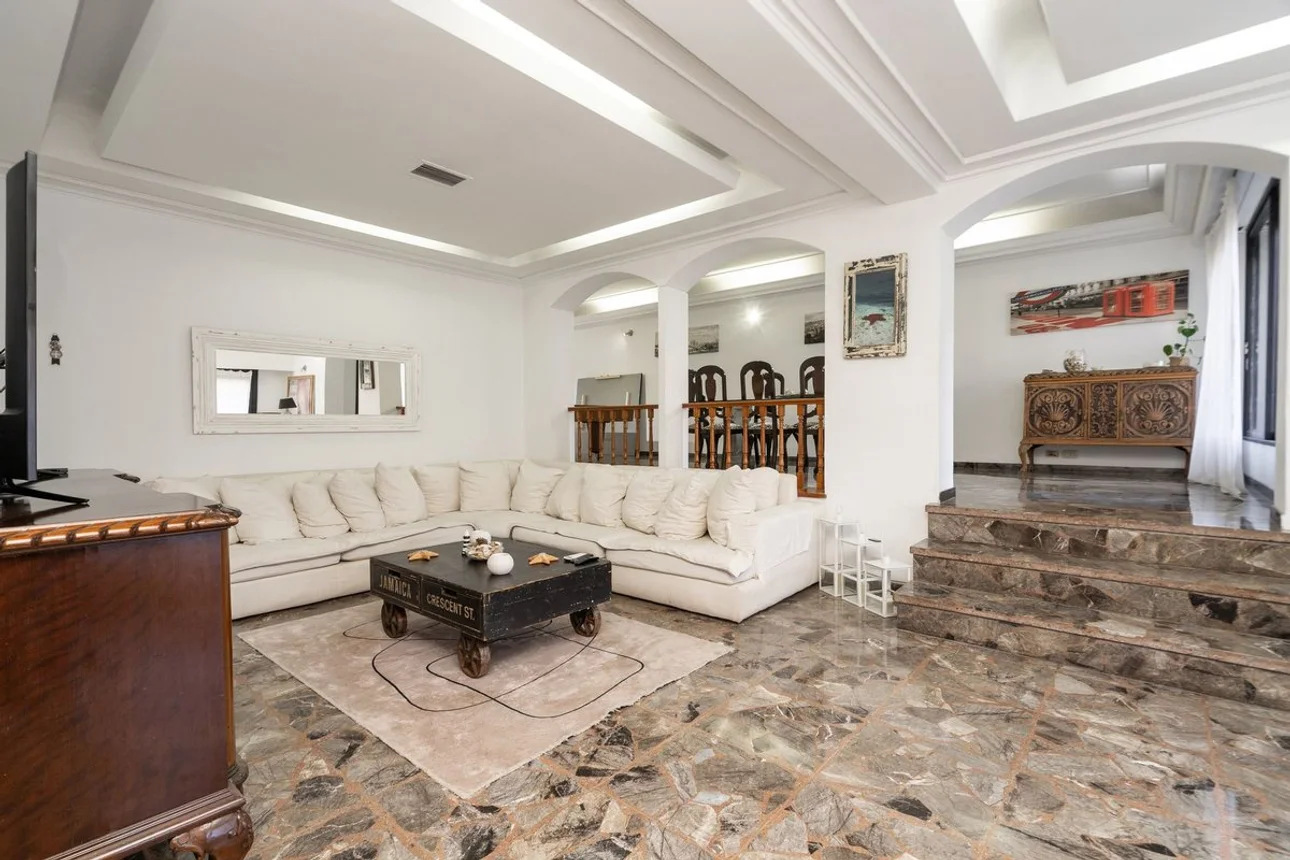 Casa de 5 ambientes en venta en Villa Devoto, Navarro 4500