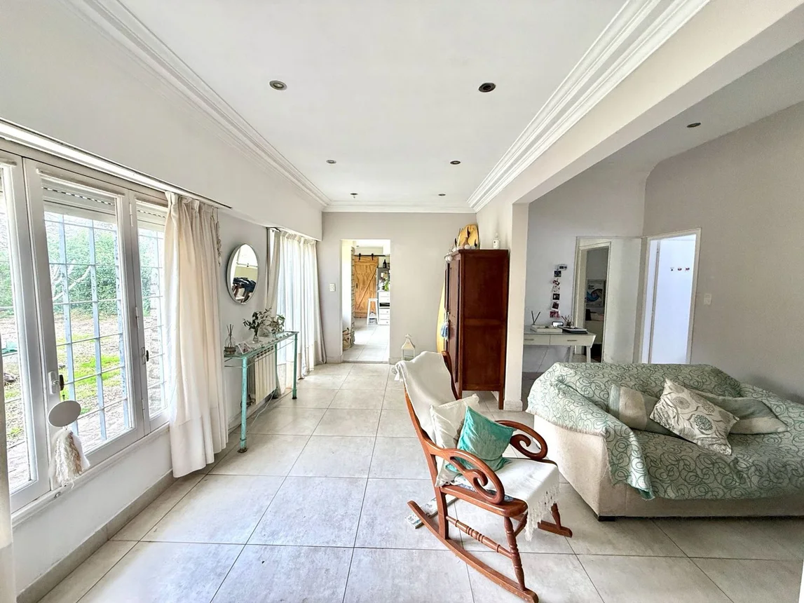 Venta casa 4amb+depto y parque, zona alfar, foto 1