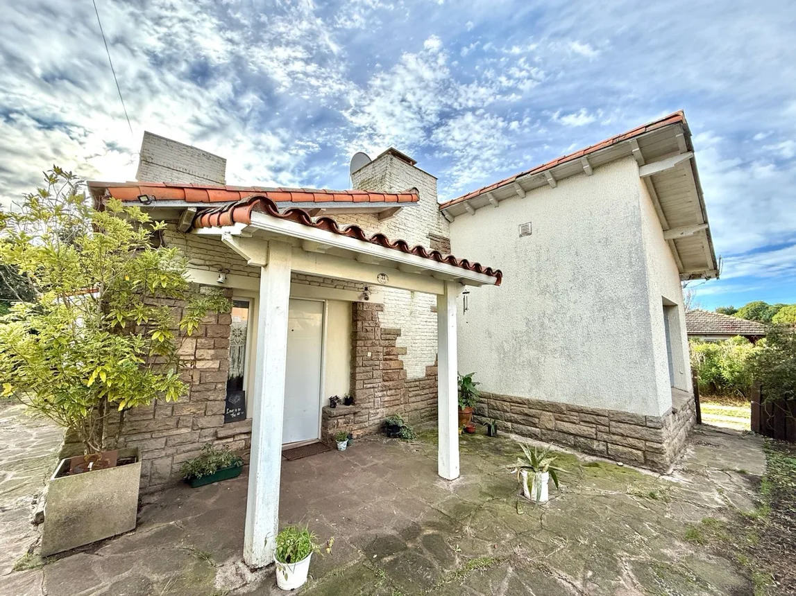 Venta casa 4amb+depto y parque, zona alfar, foto 2
