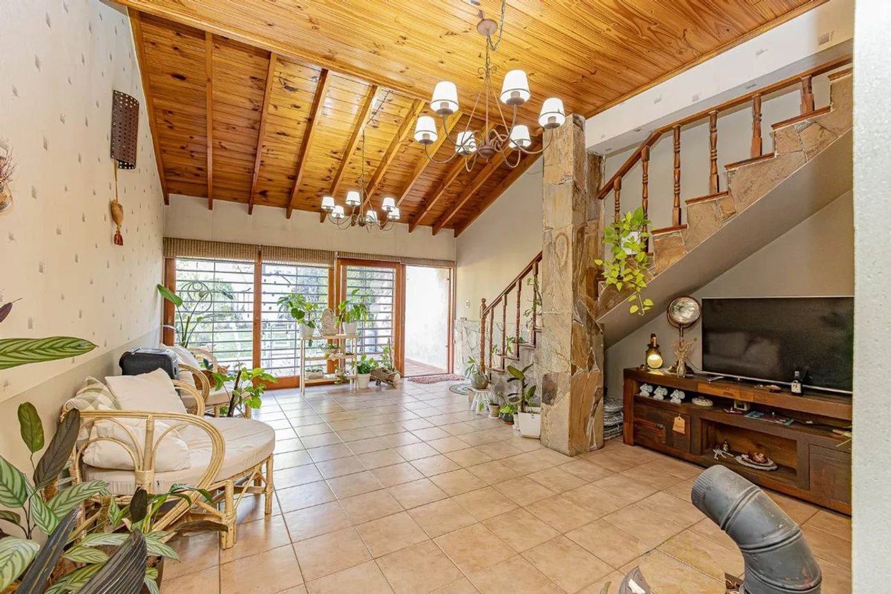 Casa en venta en Caseros, foto 2