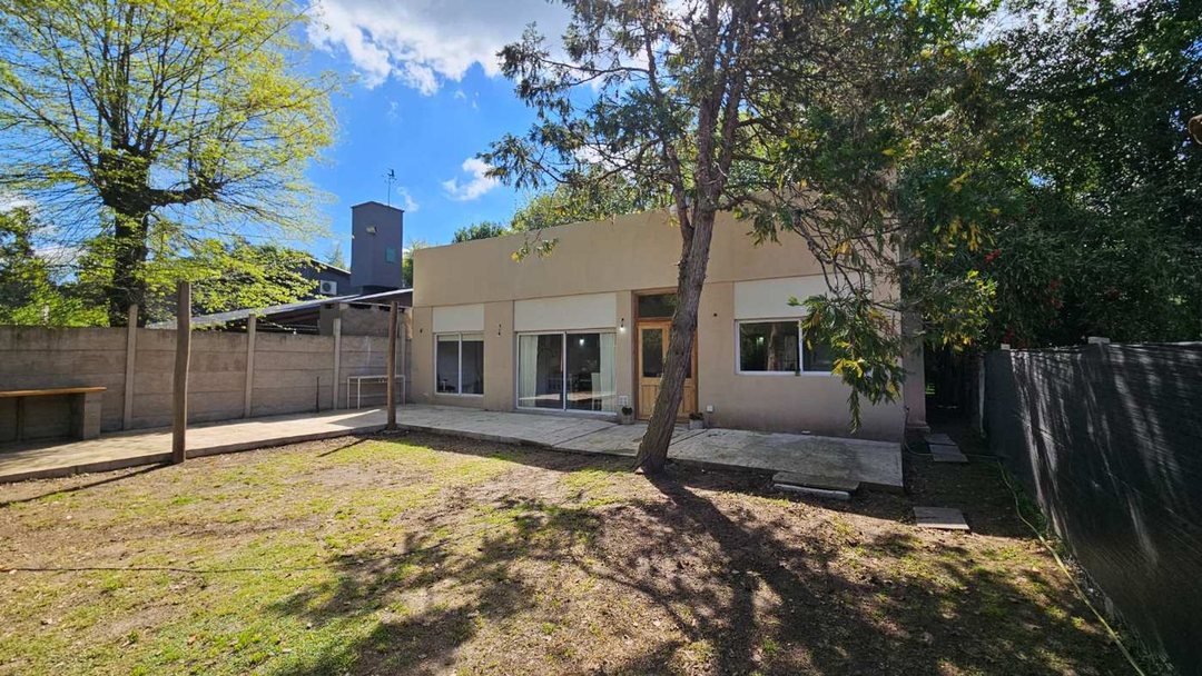 VENTA CASA 3 DORM PARRILLA A ESTRENAR LA LONJA