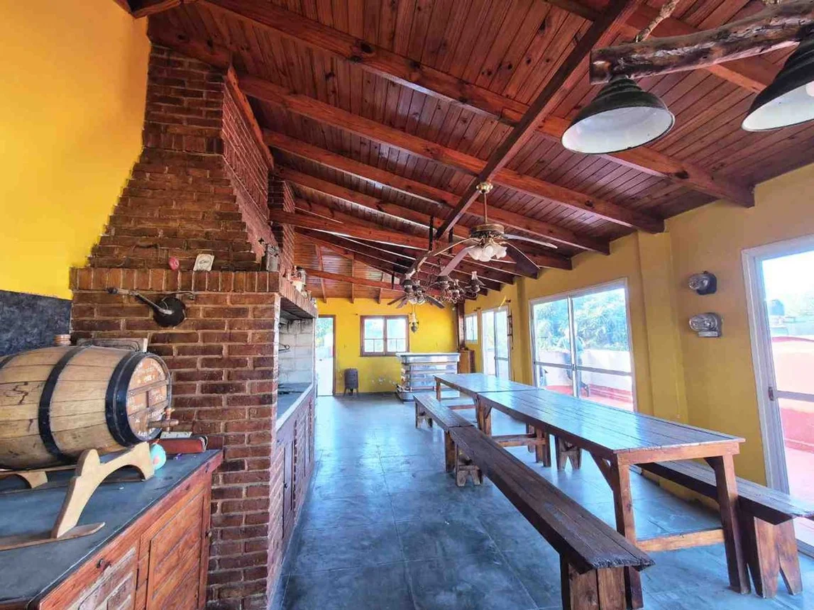 Casa de 4 ambientes en venta en Castelar, Jorge Bermúdez 300