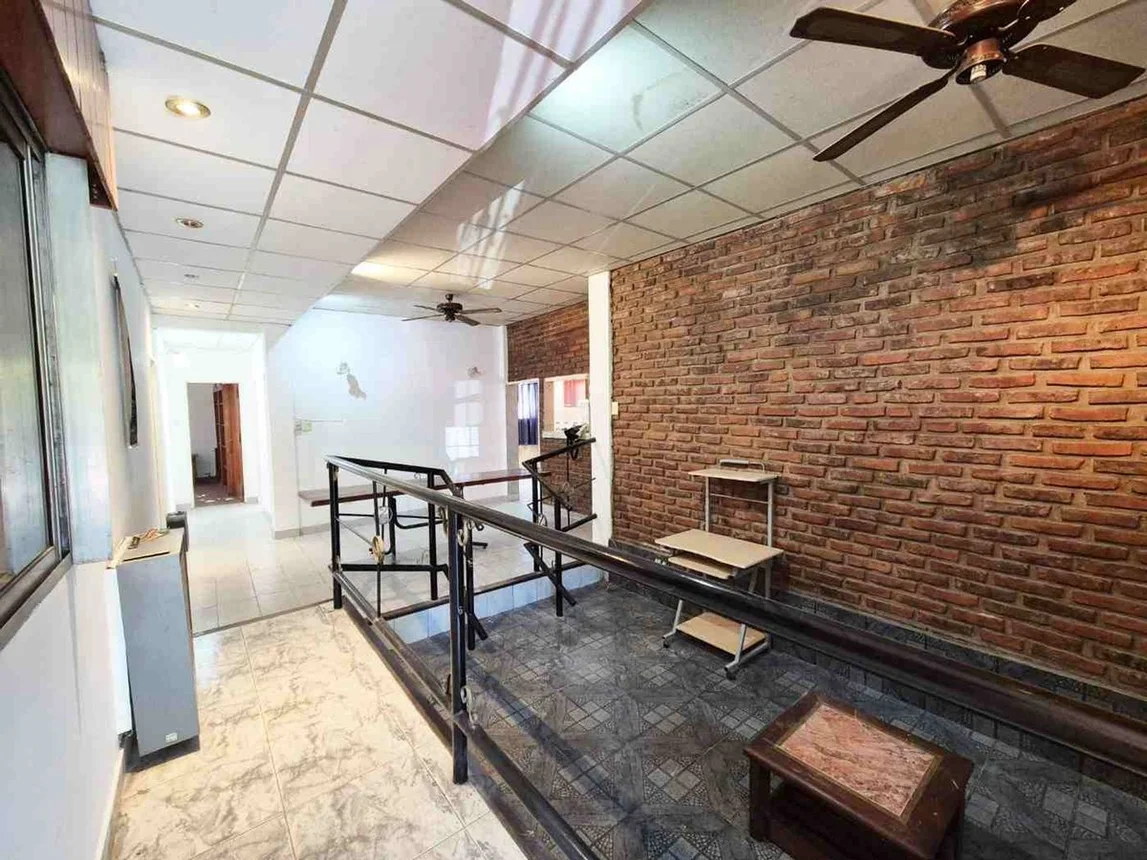 Casa de 4 ambientes en venta en Castelar, Jorge Bermúdez 300, foto 4