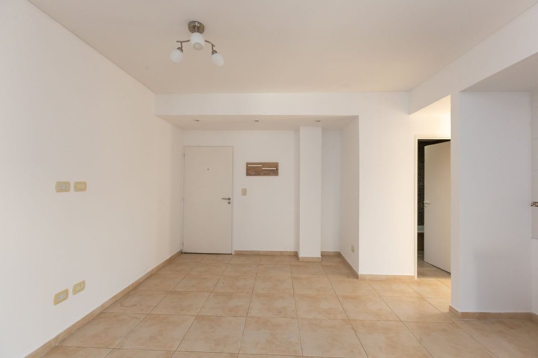VENTA DPTO 3 AMB EN CASTELAR C/COCHERA